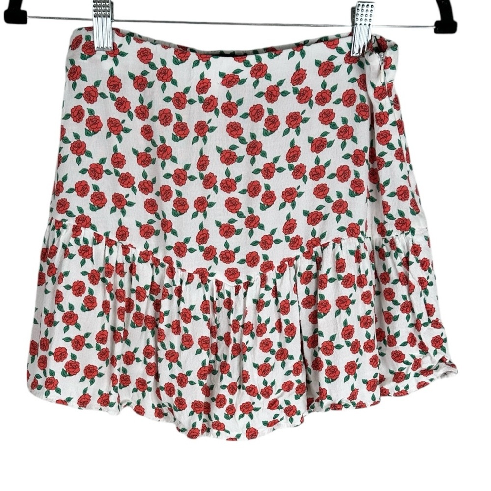 Zara White Red‎ Green Rose Floral Flowy Cottagecore Romantic Skort Size Small